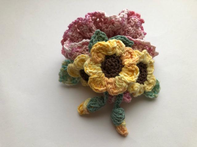 ハンドメイド ボリューム シュシュ ビタミンカラーのひまわり < 女性ファッション  ハンドメイド ボリューム シュシュ ビタミンカラーのひまわり < 女性ファッションの