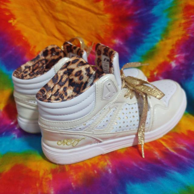 カッコ可愛いッ(*´艸`)豹柄内張り&ハイカットスニーカー□ヒョウ柄□ < 女性ファッション  カッコ可愛いッ(*´艸`)豹柄内張り&ハイカットスニーカー□ヒョウ柄□ < 女性ファッションの