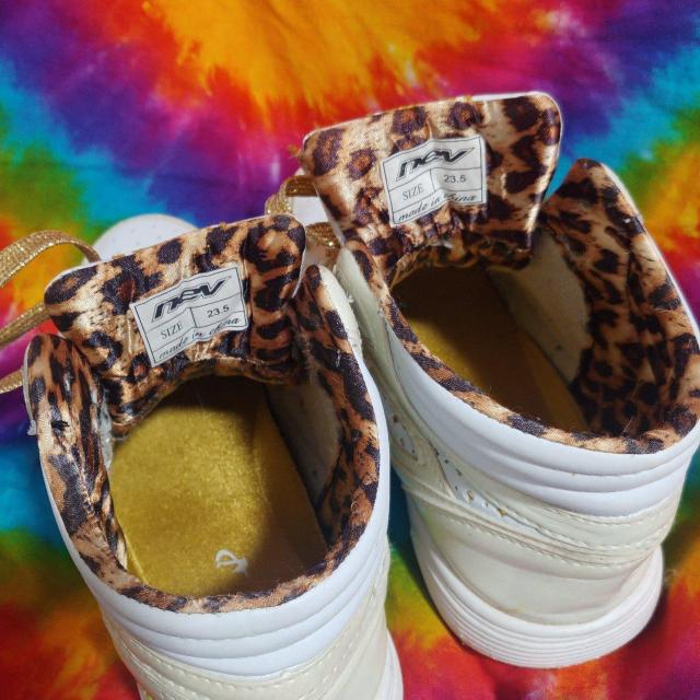 カッコ可愛いッ(*´艸`)豹柄内張り&ハイカットスニーカー□ヒョウ柄□ < 女性ファッション  カッコ可愛いッ(*´艸`)豹柄内張り&ハイカットスニーカー□ヒョウ柄□ < 女性ファッションの