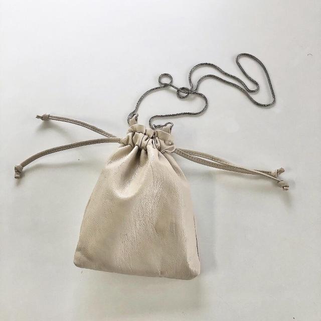 ◆巾着ショルダーバッグ◆2WAYタイプ*グレージュ*チェーン取り外し可能♪美品 < 女性ファッション  ◆巾着ショルダーバッグ◆2WAYタイプ*グレージュ*チェーン取り外し可能♪美品  < 女性ファッションの