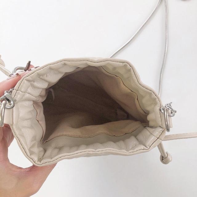 ◆巾着ショルダーバッグ◆2WAYタイプ*グレージュ*チェーン取り外し可能♪美品 < 女性ファッション  ◆巾着ショルダーバッグ◆2WAYタイプ*グレージュ*チェーン取り外し可能♪美品 < 女性ファッションの