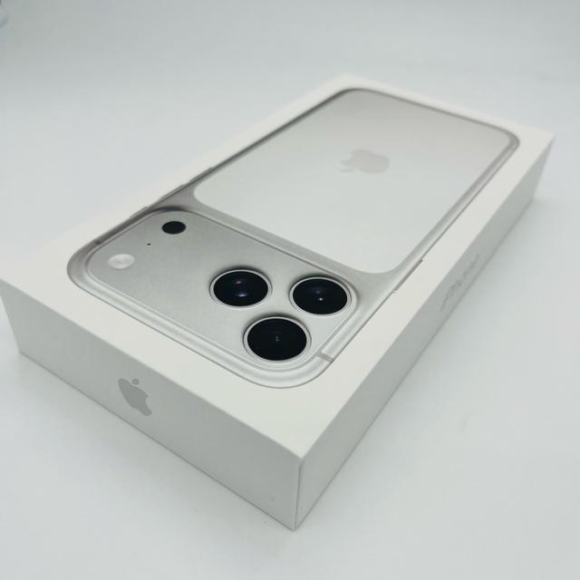 J iPhone 17 Pro Max 256 GB SIMt[ {