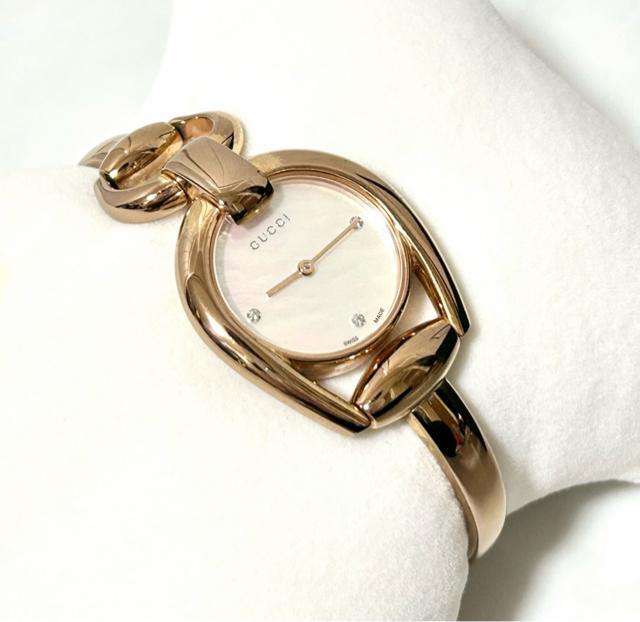 美品 GUCCI グッチ 139.5 ホースビット 3Pダイヤ シェル 腕時計 < ブランド 美品 GUCCI グッチ 139.5 ホースビット 3Pダイヤ シェル 腕時計 < ブランドの