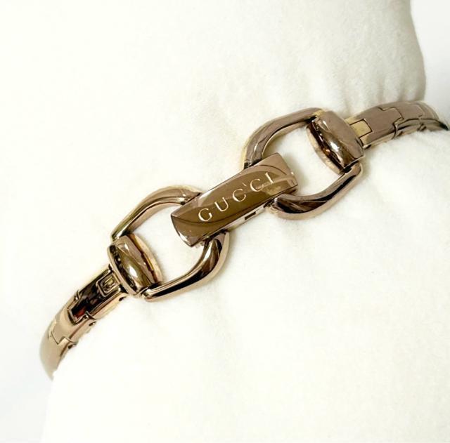 美品 GUCCI グッチ 139.5 ホースビット 3Pダイヤ シェル 腕時計 < ブランド 美品 GUCCI グッチ 139.5 ホースビット 3Pダイヤ シェル 腕時計 < ブランドの