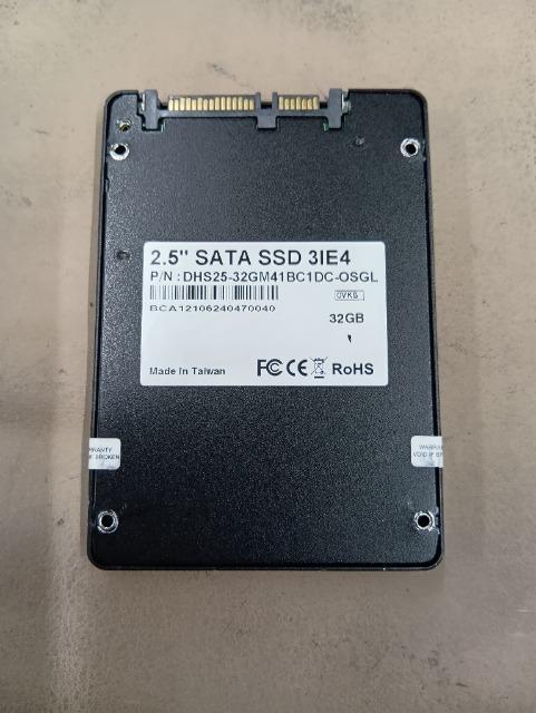 使用時間僅か☆innodisk 2.5インチ 32GB SSD 3IE4 産業用 工業用 SATA 黒 ブラック スタイリッシュ < PC本体/周辺機器 使用時間僅か☆innodisk 2.5インチ 32GB SSD 3IE4 産業用 工業用 SATA 黒 ブラック スタイリッシュ < PC本体/周辺機器の