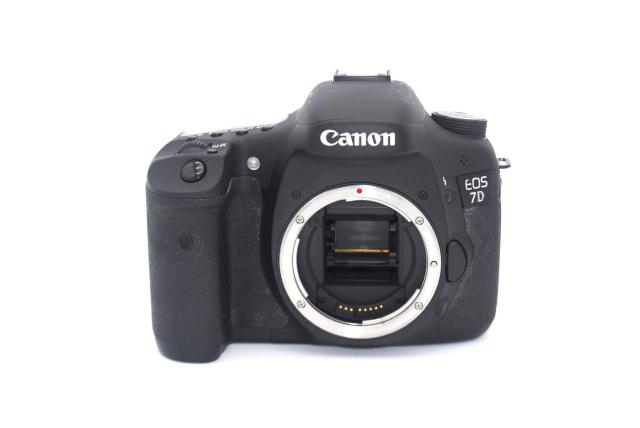 CF�J�[�h�t����Canon 7D �{�f�B�� �� �Ɠd/AV�� 