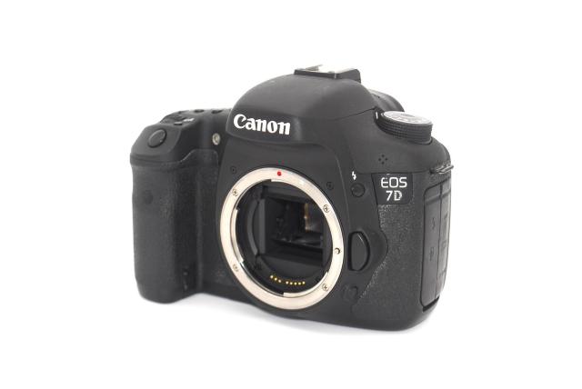 CF�J�[�h�t����Canon 7D �{�f�B�� �� �Ɠd/AV�� 