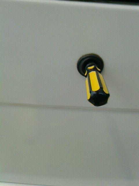 ドライバーリアワイパー6mm黄×黒自作キャップ < 自動車/バイク ドライバーリアワイパー6mm黄×黒自作キャップ < 自動車/バイク