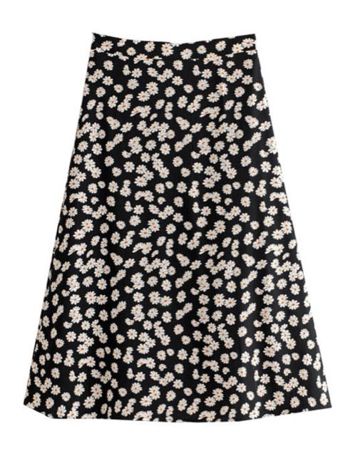 ZARAデイジーフラワー花柄ロングスカート黒ミディアムザラBB < ブランド ZARAデイジーフラワー花柄ロングスカート黒ミディアムザラBB < ブランドの