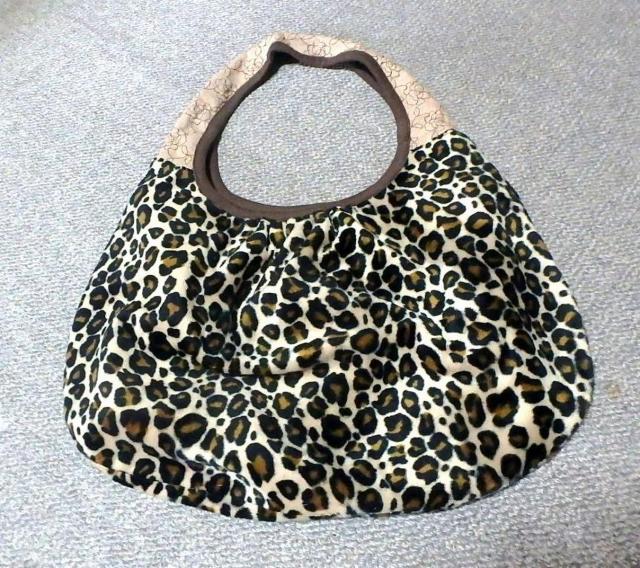 ◆豹柄 ショルダーバッグ リバーシブル トートバッグ 中古品 < 女性ファッション  ◆豹柄 ショルダーバッグ リバーシブル トートバッグ 中古品  < 女性ファッションの