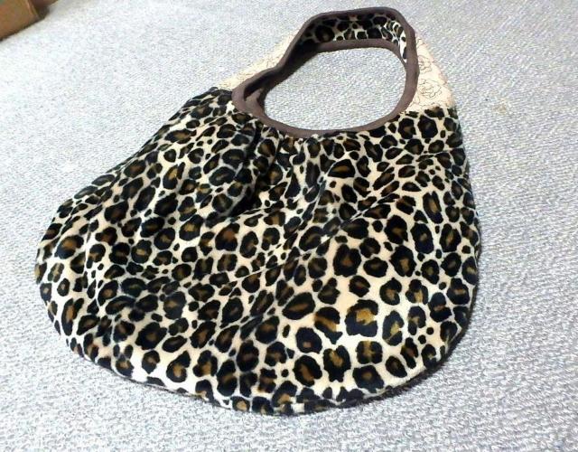 ◆豹柄 ショルダーバッグ リバーシブル トートバッグ 中古品 < 女性ファッション  ◆豹柄 ショルダーバッグ リバーシブル トートバッグ 中古品 < 女性ファッションの