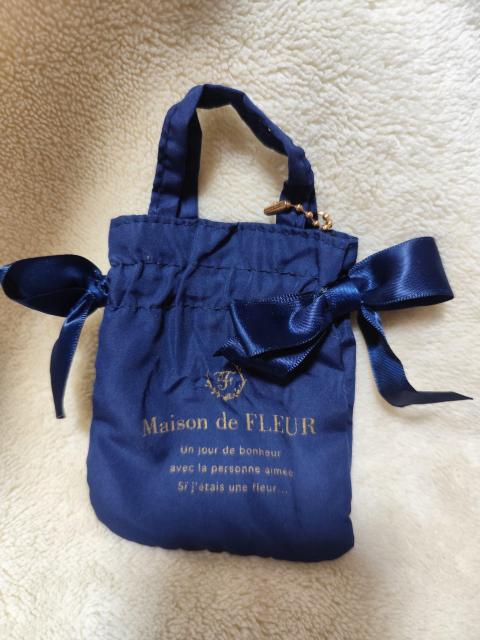 ダブルリボンギャザートートバッグキーホルダー2 ネイビー < ホビー ダブルリボンギャザートートバッグキーホルダー2 ネイビー < ホビーの