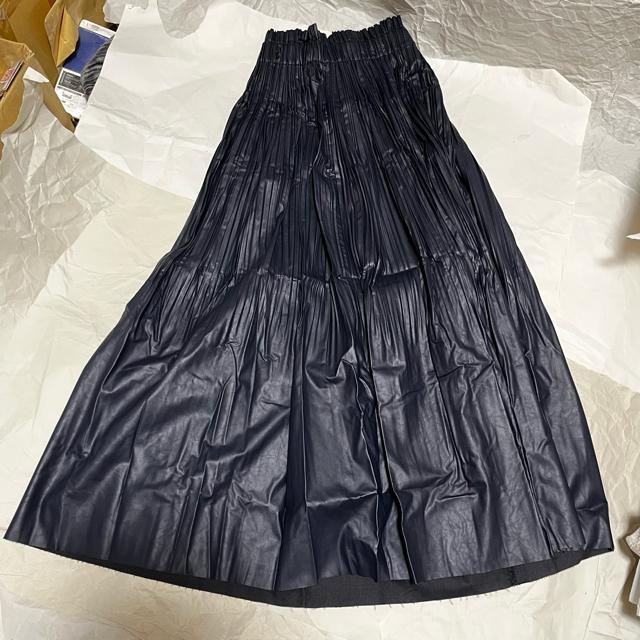 【ディニテコリエ】 フェイクレザー / ロング プリーツスカート / F 濃紺 < 女性ファッション 【ディニテコリエ】 フェイクレザー / ロング プリーツスカート / F 濃紺 < 女性ファッションの