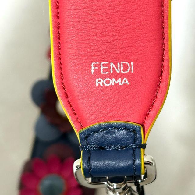 ���g�p�i FENDI �V�����_�[ �X�g���b�v���[ �t�����[���`�[�t 90cm �� �u�����h�� 