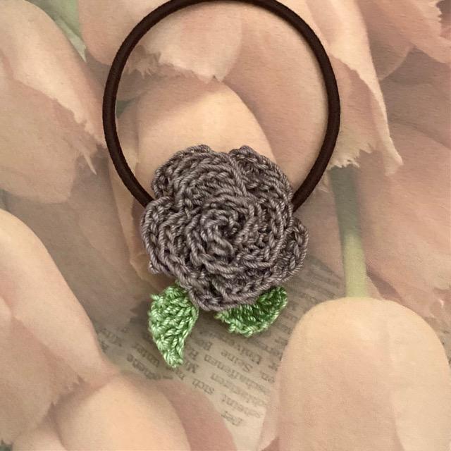 ハンドメイド♪レース編み 薔薇風お花モチーフのヘアゴム < 女性ファッション  ハンドメイド♪レース編み 薔薇風お花モチーフのヘアゴム  < 女性ファッションの