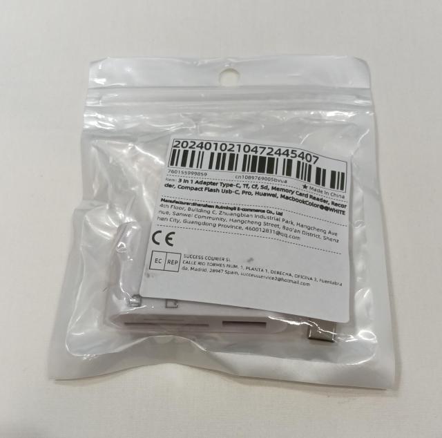 送料無料 未使用品 Type-C 3in1 SDカードリーダー コンパクトアダプター 白 ホワイト 50 < 家電/AV  送料無料 未使用品 Type-C 3in1 SDカードリーダー コンパクトアダプター 白 ホワイト 50 < 家電/AVの