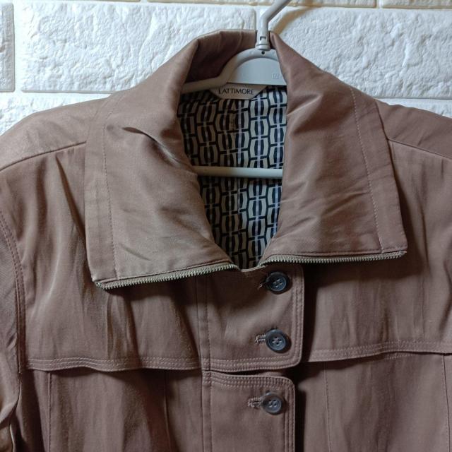 Lattimore★USED★光沢カフェブラウントレンチコート/13号 < 女性ファッション  Lattimore★USED★光沢カフェブラウントレンチコート/13号 < 女性ファッションの