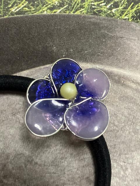 ハンドメイド レジン パンジー、ビオラ ヘアゴム < 女性ファッション  ハンドメイド レジン パンジー、ビオラ ヘアゴム < 女性ファッションの