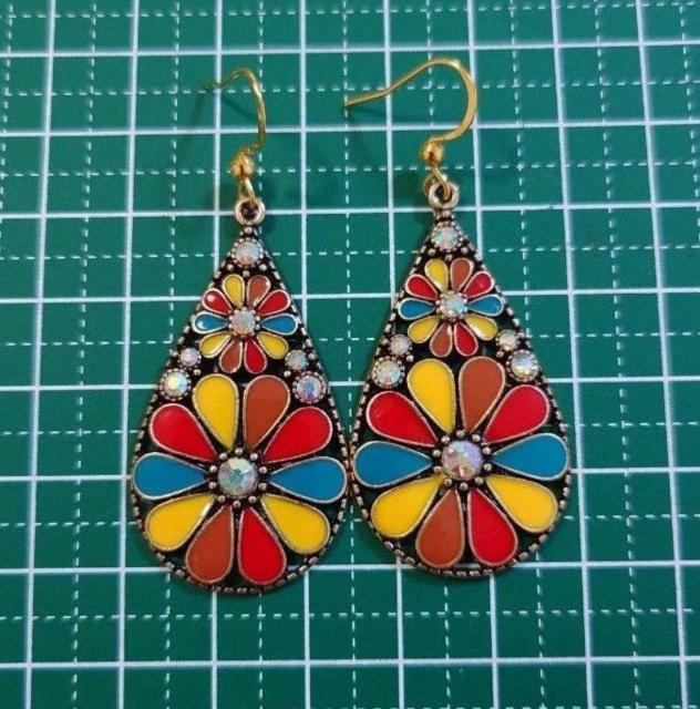 キラキラかわいいお花のピアス・イヤリング★イヤリング変更無料  全品送料無料   かわいいピアス  かわいいイヤリング   < 女性アクセサリー/時計  キラキラかわいいお花のピアス・イヤリング★イヤリング変更無料  全品送料無料   かわいいピアス  かわいいイヤリング   < 女性アクセサリー/時計の