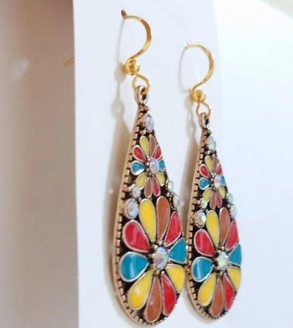 キラキラかわいいお花のピアス・イヤリング★イヤリング変更無料  全品送料無料   かわいいピアス  かわいいイヤリング   < 女性アクセサリー/時計  キラキラかわいいお花のピアス・イヤリング★イヤリング変更無料  全品送料無料   かわいいピアス  かわいいイヤリング   < 女性アクセサリー/時計の