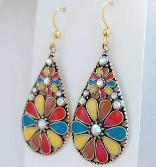 キラキラかわいいお花のピアス・イヤリング★イヤリング変更無料  全品送料無料   かわいいピアス  かわいいイヤリング   < 女性アクセサリー/時計  キラキラかわいいお花のピアス・イヤリング★イヤリング変更無料  全品送料無料   かわいいピアス  かわいいイヤリング   < 女性アクセサリー/時計の