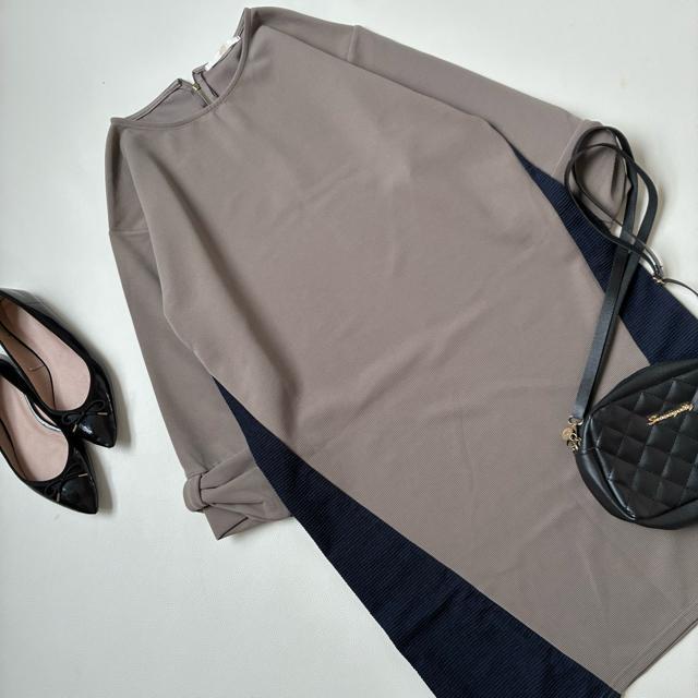 ◆美品◆switch◆バイカラー膝丈ワンピース◆ストレッチ素材◆カーキ◆綺麗め < 女性ファッション  ◆美品◆switch◆バイカラー膝丈ワンピース◆ストレッチ素材◆カーキ◆綺麗め < 女性ファッションの