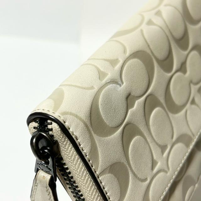 美品 COACH CJ739 エンボス シグネチャー ラウンドファスナー 長財布 < ブランド 美品 COACH CJ739 エンボス シグネチャー ラウンドファスナー 長財布 < ブランドの