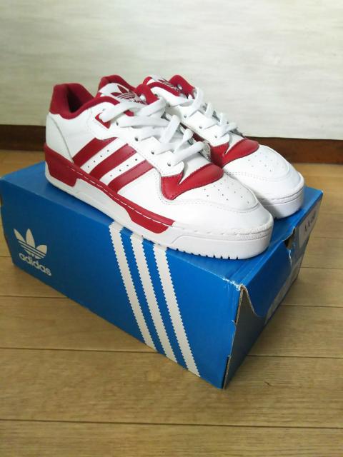 adidas RIVALRY LOW 25.0cm 未使用 < ブランド  adidas RIVALRY LOW 25.0cm 未使用 < ブランドの