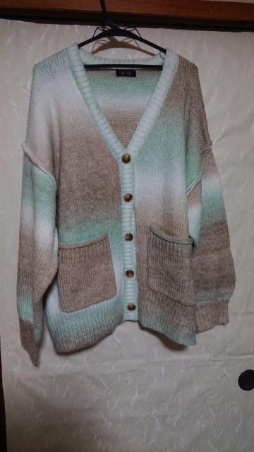 tiptop フリーサイズ グラデーションカラー ルーズニットカーディガン グリーン系 ゆったりニット Vネックニット < 女性ファッション  tiptop フリーサイズ グラデーションカラー ルーズニットカーディガン グリーン系 ゆったりニット Vネックニット < 女性ファッションの