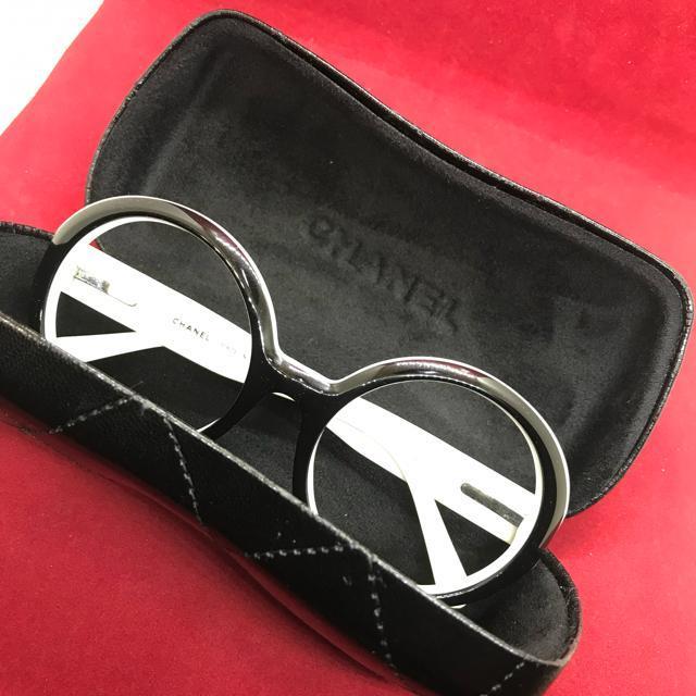 正規品 シャネル CoCo マトラッセ メガネサングラス フレーム ブラック/ホワイト ケース付 < ブランド 正規品 シャネル CoCo マトラッセ メガネサングラス フレーム ブラック/ホワイト ケース付 < ブランドの
