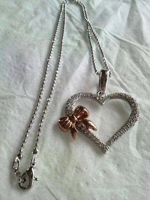 パヴェダイヤ風★リボン&オープンハートネックレス★新品! < 女性ファッション  パヴェダイヤ風★リボン&オープンハートネックレス★新品!  < 女性ファッションの
