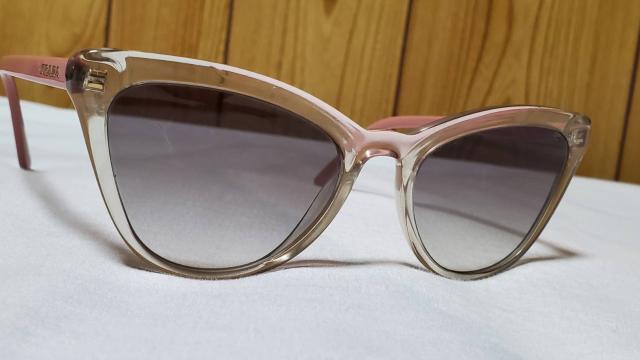 正規良 レア プラダ エンブレムロゴ キャットアイサングラス リフレクションクリアピンク×黒 バイカラー アイウェア 男女兼用 < ブランド 正規良 レア プラダ エンブレムロゴ キャットアイサングラス リフレクションクリアピンク×黒 バイカラー アイウェア 男女兼用 < ブランドの
