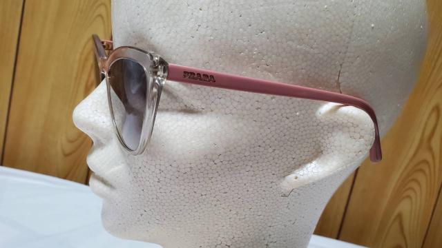 正規良 レア プラダ エンブレムロゴ キャットアイサングラス リフレクションクリアピンク×黒 バイカラー アイウェア 男女兼用 < ブランド 正規良 レア プラダ エンブレムロゴ キャットアイサングラス リフレクションクリアピンク×黒 バイカラー アイウェア 男女兼用 < ブランドの