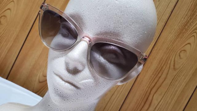 正規良 レア プラダ エンブレムロゴ キャットアイサングラス リフレクションクリアピンク×黒 バイカラー アイウェア 男女兼用 < ブランド 正規良 レア プラダ エンブレムロゴ キャットアイサングラス リフレクションクリアピンク×黒 バイカラー アイウェア 男女兼用 < ブランドの