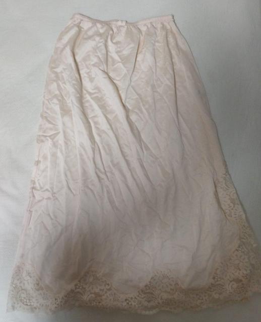 ピンク ペチコート スカート < 女性ファッション  ピンク ペチコート スカート < 女性ファッションの