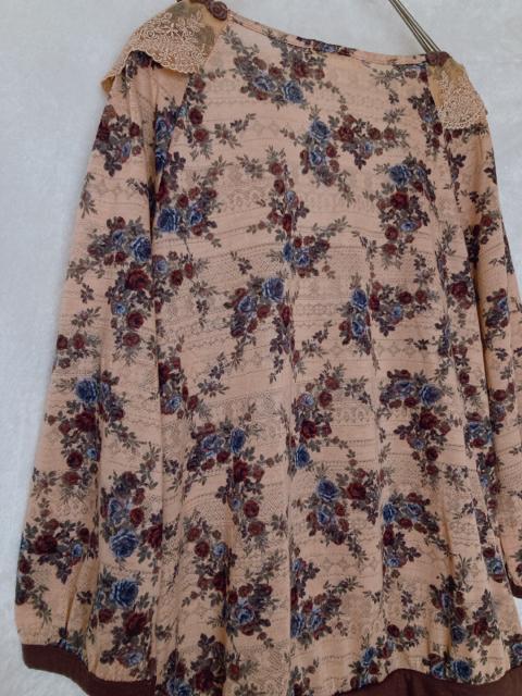 axes アクシーズ 七部袖 花柄 ラグラン チュニック トップス M レース N2m < ブランド  axes アクシーズ 七部袖 花柄 ラグラン チュニック トップス M レース N2m < ブランドの