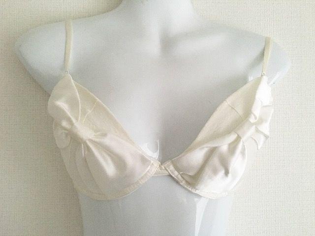 Ravijour白サテンリボンフラワーレースブラジャー下着E65ラヴィ < ブランド Ravijour白サテンリボンフラワーレースブラジャー下着E65ラヴィ < ブランドの