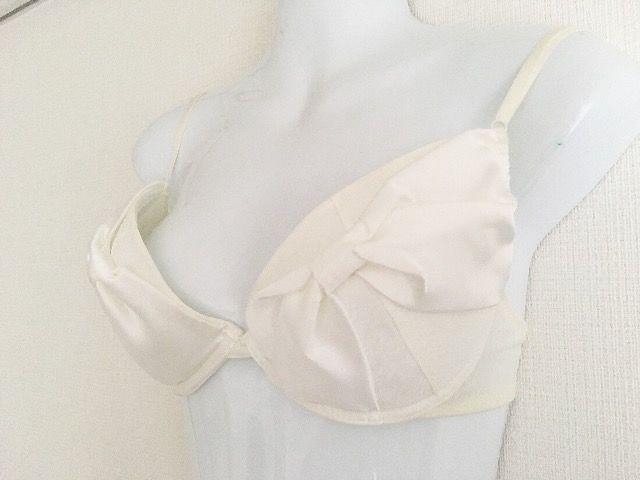 Ravijour白サテンリボンフラワーレースブラジャー下着E65ラヴィ < ブランド Ravijour白サテンリボンフラワーレースブラジャー下着E65ラヴィ < ブランドの