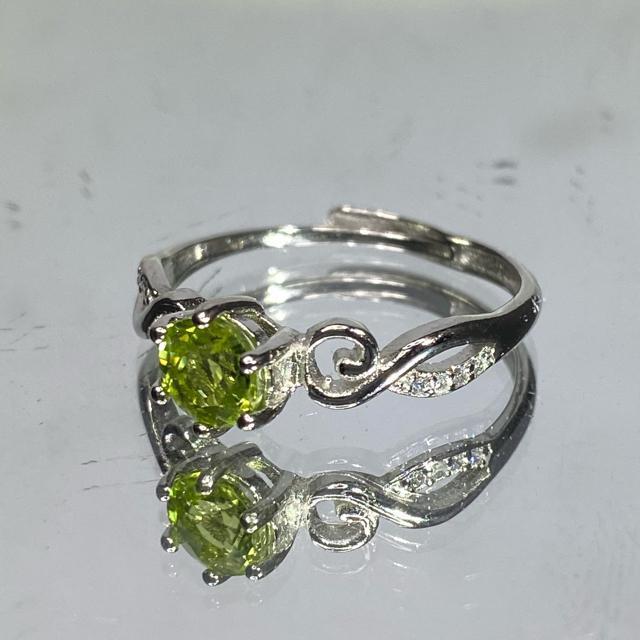 《No.R060》ミャンマー産 宝石質天然石ペリドット フリーサイズリング < 女性アクセサリー/時計  《No.R060》ミャンマー産 宝石質天然石ペリドット フリーサイズリング < 女性アクセサリー/時計の