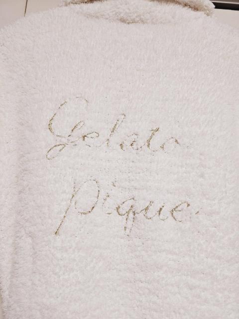 新品 gelato pique 白×金ロゴ刺繍 ガウン F ジェラートピケ ルームウェア パジャマ < ブランド  新品 gelato pique 白×金ロゴ刺繍 ガウン F ジェラートピケ ルームウェア パジャマ < ブランドの