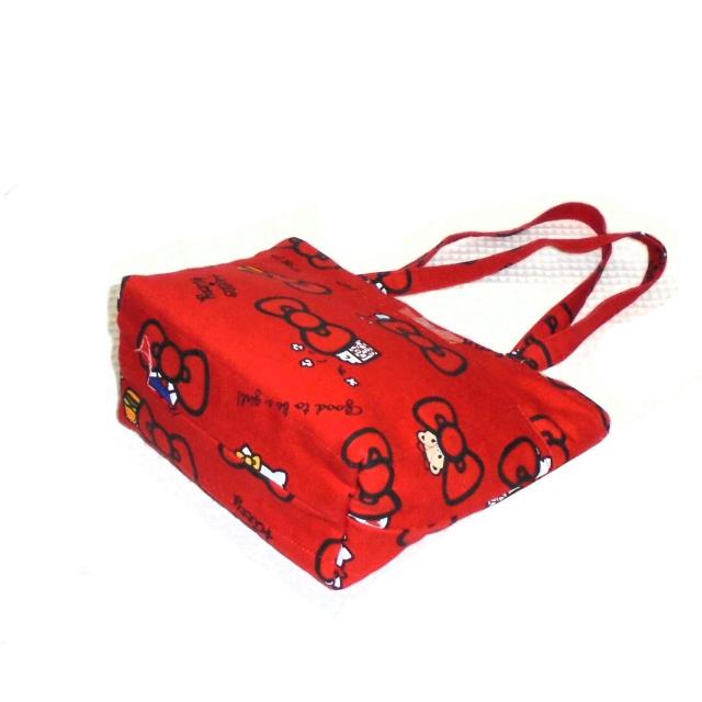 ◆ちょっと持ちお散歩ミニバッグ◆キティちゃん・ちらり黒リボン×赤地◆外ポケA内@ < 女性ファッション ◆ちょっと持ちお散歩ミニバッグ◆キティちゃん・ちらり黒リボン×赤地◆外ポケA内@ < 女性ファッションの