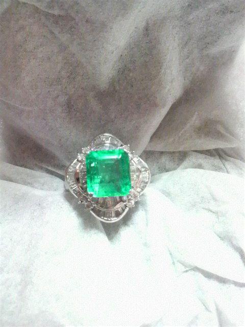 【送料無料】Pt900 天然 エメラルド 2ct ダイヤ 0.7ct 高級リング プラチナ < 女性アクセサリー/時計  【送料無料】Pt900 天然 エメラルド 2ct ダイヤ 0.7ct 高級リング プラチナ  < 女性アクセサリー/時計の