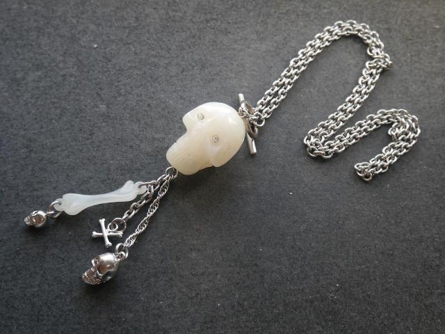 新品 ドクロ骸骨スカル ボーンネックレス 白系 ゴスパンク ロック系 ハロウィン < 女性アクセサリー/時計 新品 ドクロ骸骨スカル ボーンネックレス 白系 ゴスパンク ロック系 ハロウィン < 女性アクセサリー/時計の