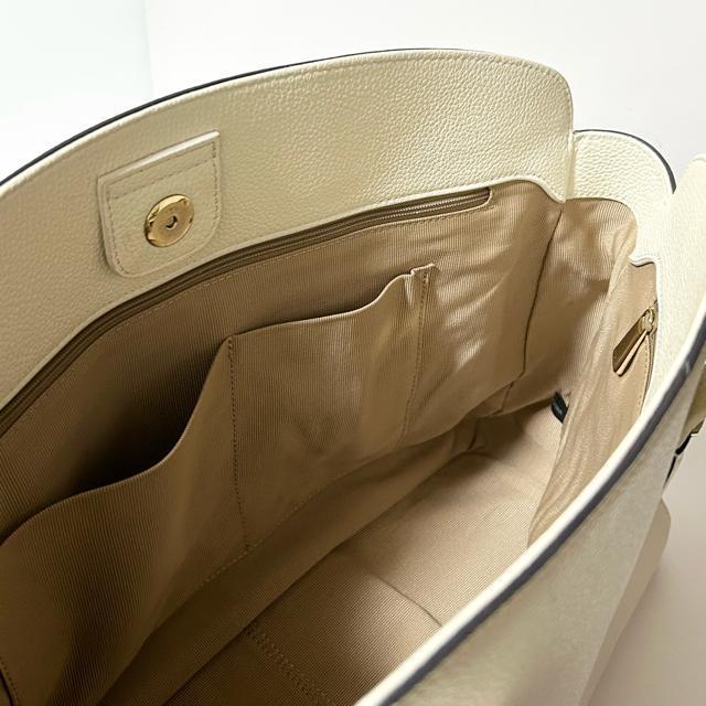 i FURLA t W_ U[ g[gobO V_[ eʎ[  uh 