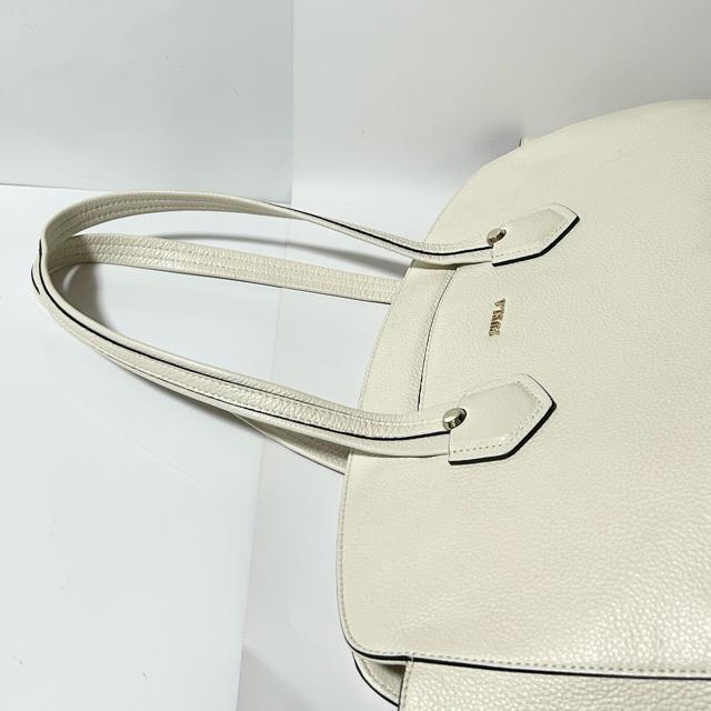 i FURLA t W_ U[ g[gobO V_[ eʎ[  uh 