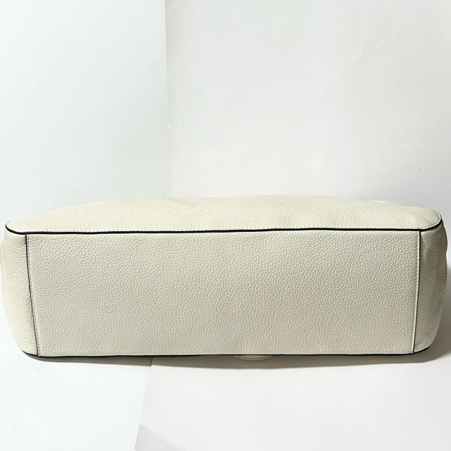 i FURLA t W_ U[ g[gobO V_[ eʎ[  uh 