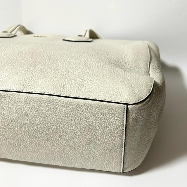 i FURLA t W_ U[ g[gobO V_[ eʎ[  uh 