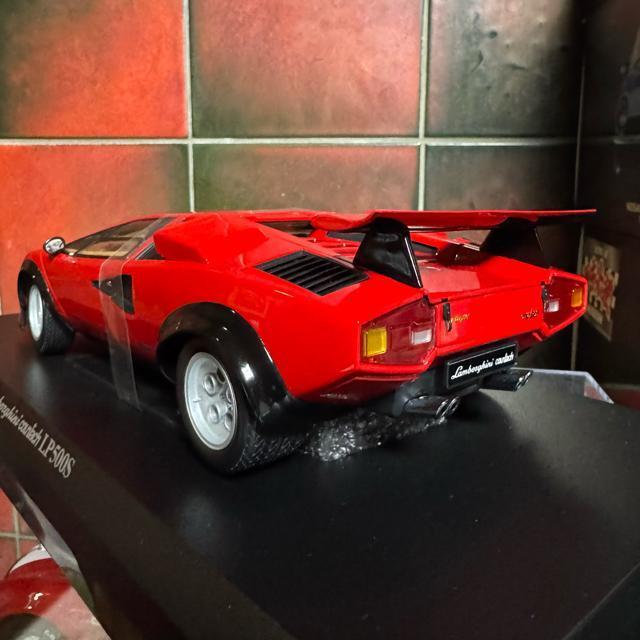 ��Ŗ��W���i ���� 1/18 �����{���M�[�j �J�E���^�b�N LP500S �� �z�r�[�� 