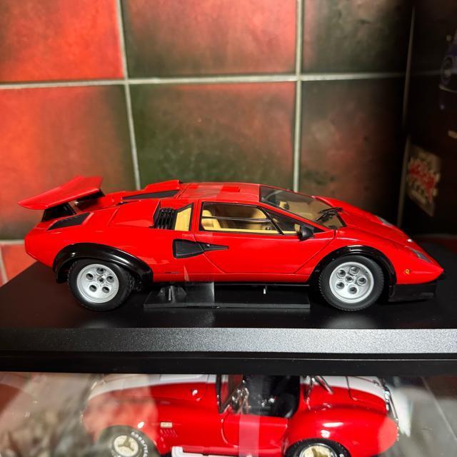 ��Ŗ��W���i ���� 1/18 �����{���M�[�j �J�E���^�b�N LP500S �� �z�r�[�� 