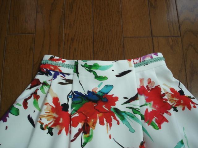 ★クイーンズコート 大人フラワーデザインフレアースカート★クローゼット整理価格! < ブランド ★クイーンズコート 大人フラワーデザインフレアースカート★クローゼット整理価格! < ブランドの